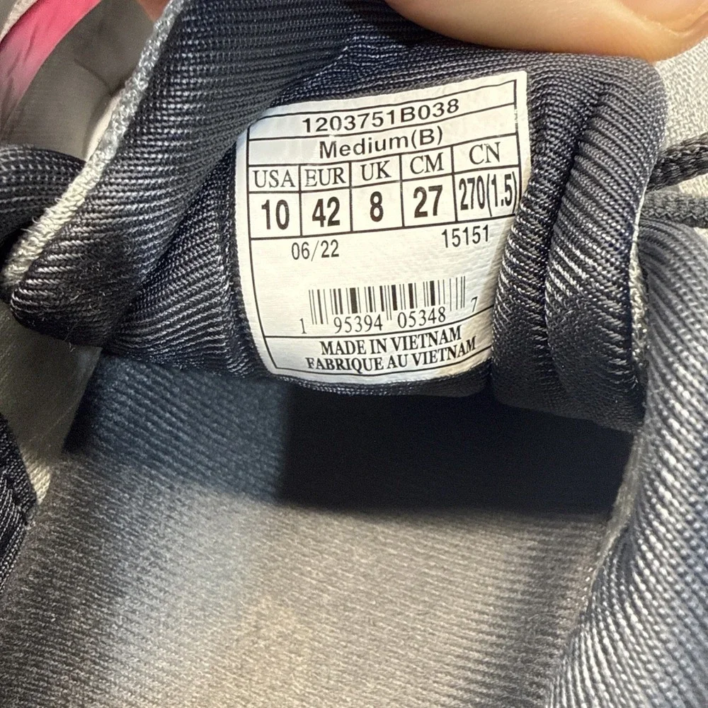 Brooks item womens
